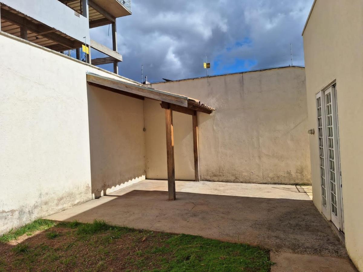 Casa Espacosa Em *